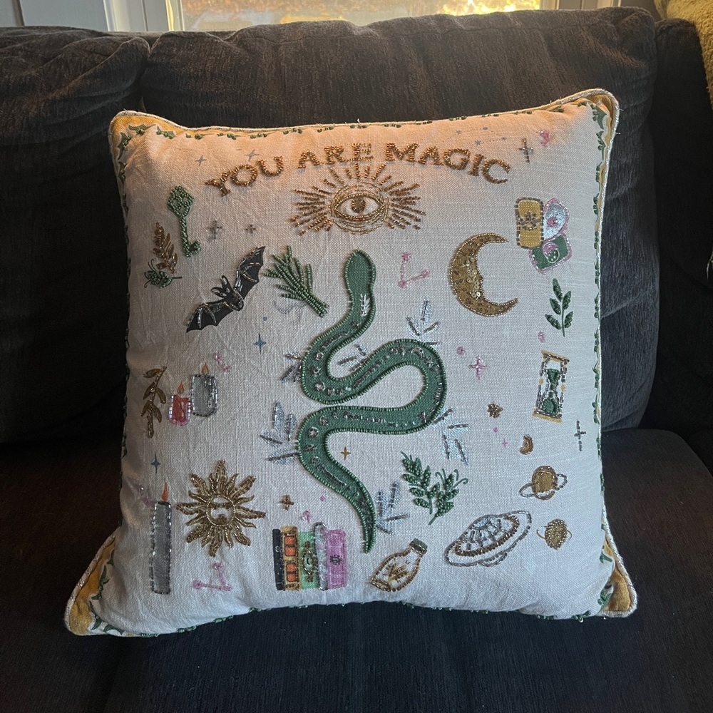 « You are magic » decorative pillow